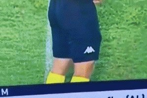 1615645595136087332.gif 尿裤子.gif